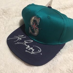 Signed Ken Griffey Jr Seattle Mariners hat.